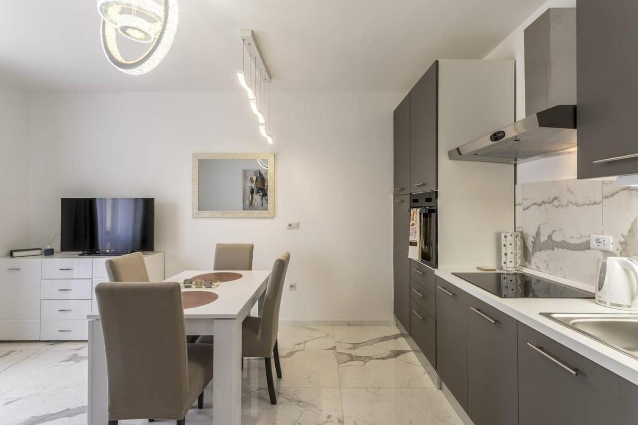 Royal Gold Apartment Vodice Bagian luar foto